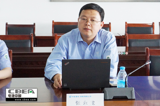 圖為中航鋰電營銷公司副總經(jīng)理張永龍.jpg
