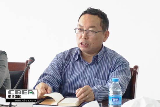 圖為中國化學(xué)與物理電源行業(yè)協(xié)會秘書長劉彥龍.jpg