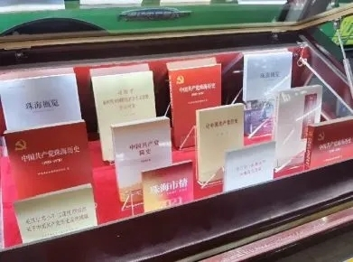 紅色文化點(diǎn)亮城市出行 銀隆慶建黨百年主題公交上線