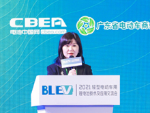 電池中國網(wǎng)CEO張雨發(fā)布“中國電動車鋰電安全倡議藍皮書”