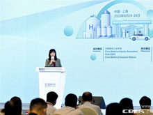 中國(guó)電池工業(yè)協(xié)會(huì)副秘書長(zhǎng)、氫能與燃料電池分會(huì)執(zhí)行秘書長(zhǎng)/電池中國(guó)網(wǎng)CEO張雨主持開幕式